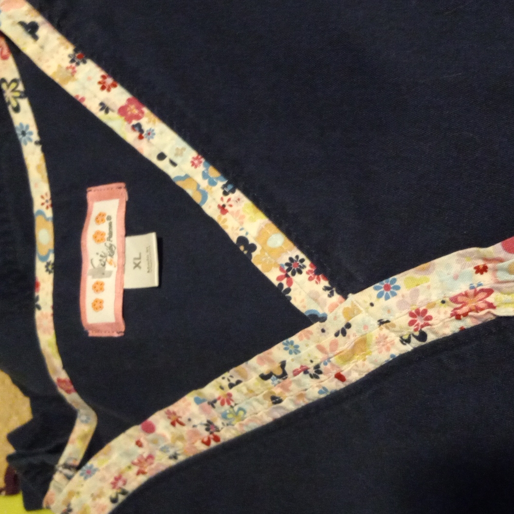 Scrub tops - Picture 3 of 4